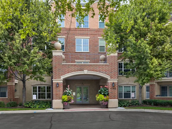 2700 Summit Dr APT 309, Glenview, IL 60025