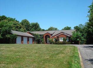 35 Seaman Rd, Poughkeepsie, NY 12601