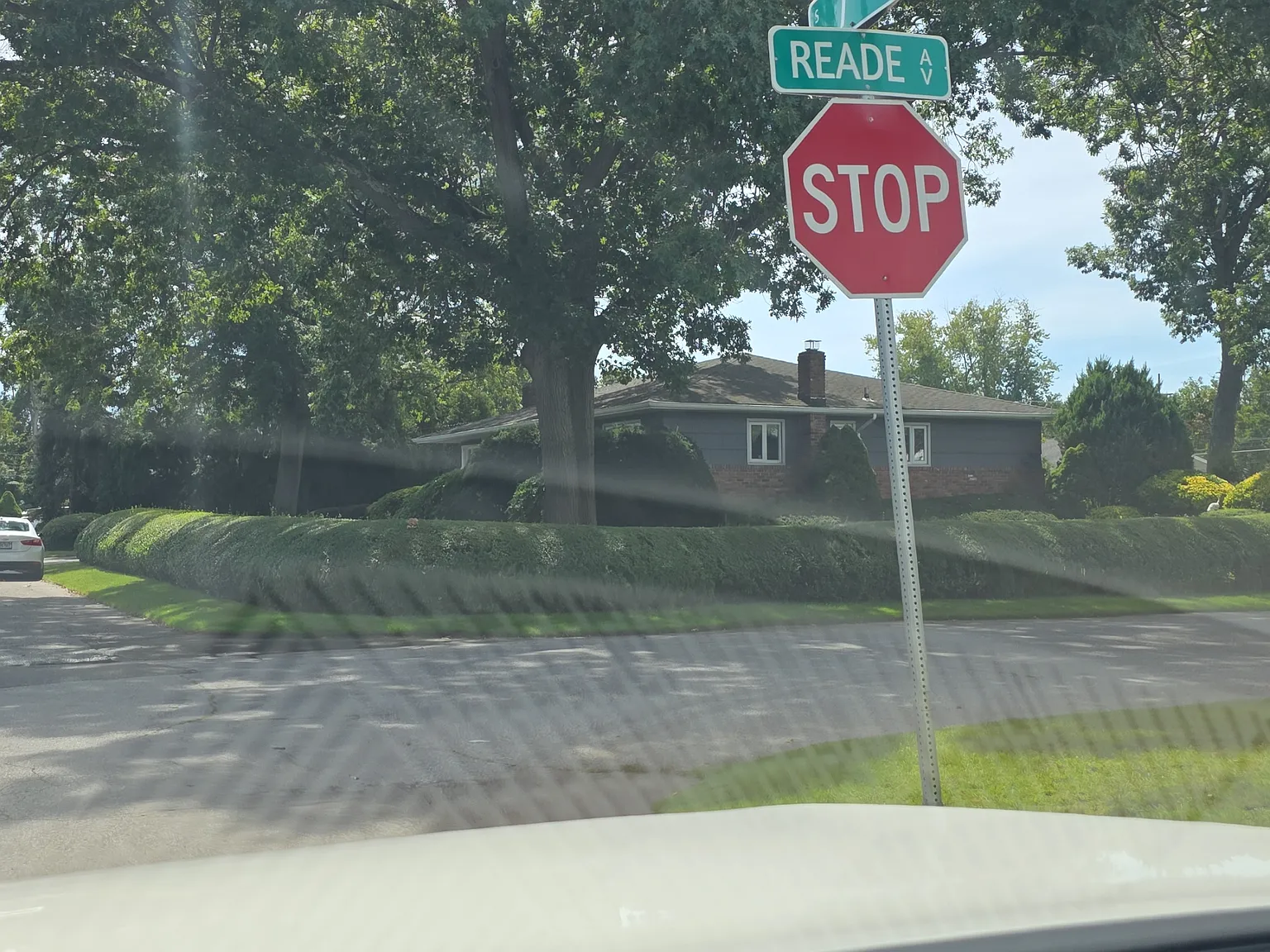 Thrush Ln, Levittown — Photo 1