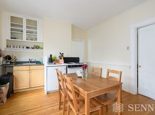 22 Bristol St #1, Cambridge, MA 02141