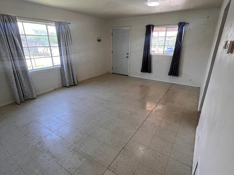 2617 S Norton Vis — Photo 5