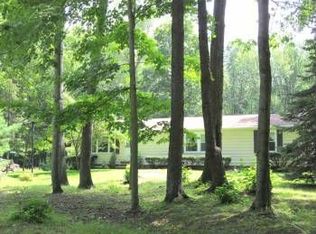 17027 Hart Rd, Montville, OH 44064