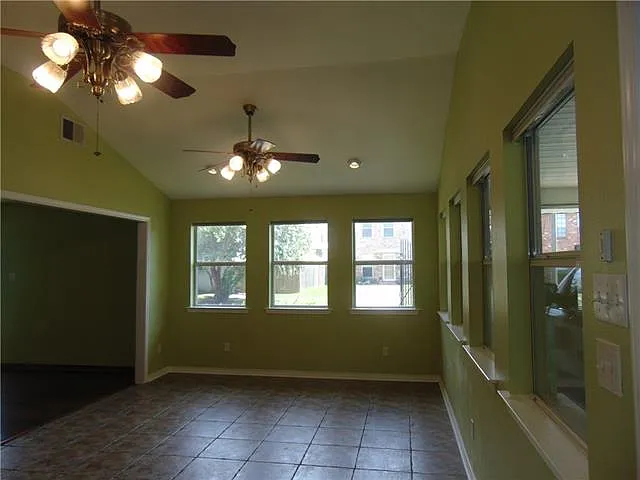 3605 Elgin St — Photo 5