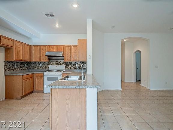 2nd image of 6689 Dunraven Ave
