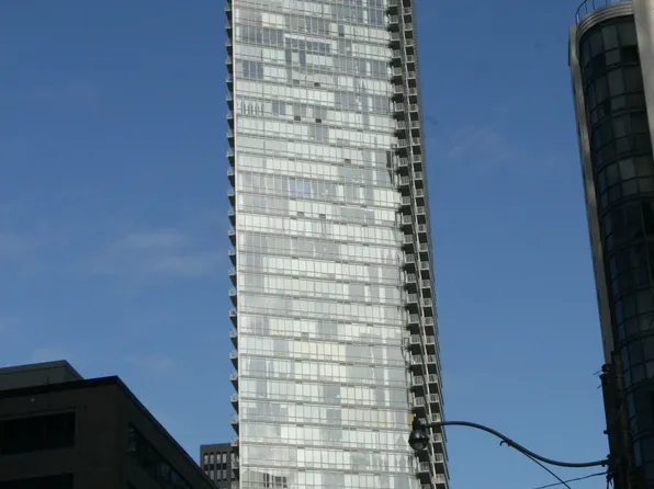 832 Bay St, Toronto, ON