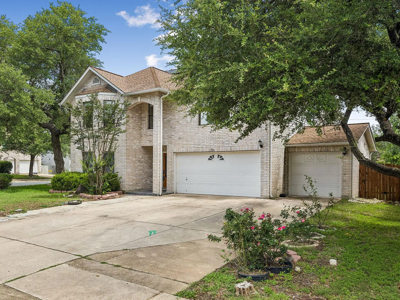 5 bed, 4.0 bath, 3535 sqft, $2,795 — Photo 2