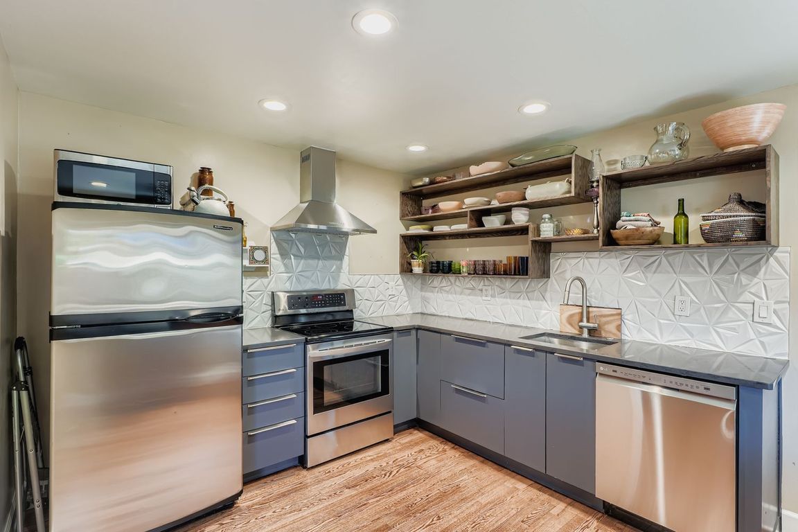 next background image