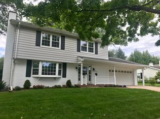 154 Cranston Ct, Glen Ellyn, IL 60137