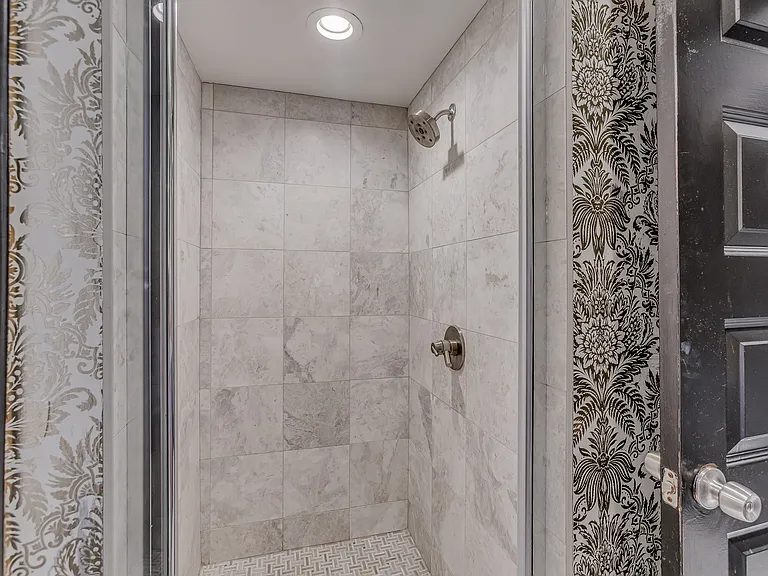 1521 N Blackwelder Ave — Photo 37