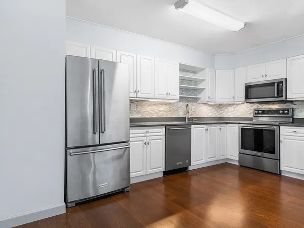 20 Hammond Pond Pkwy APT 606, Newton, MA 02467