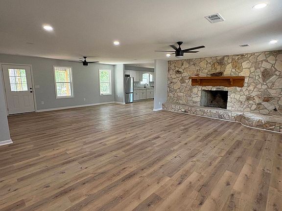 2nd image of 501 Hillside Dr