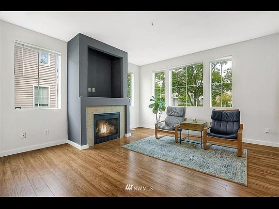 2nd image of 2035 Garry Oaks Ave