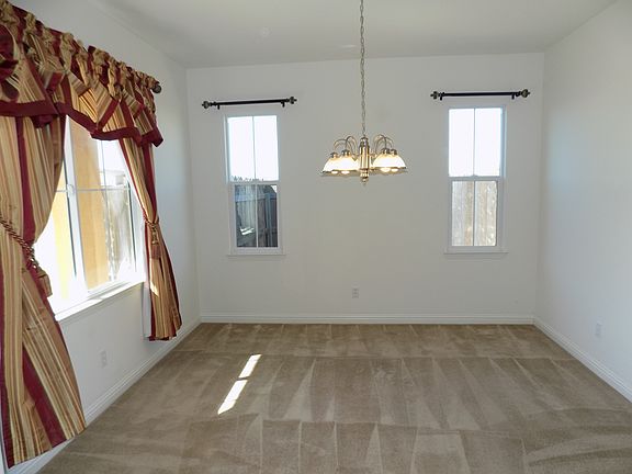 3rd image of 839 W Della Dr