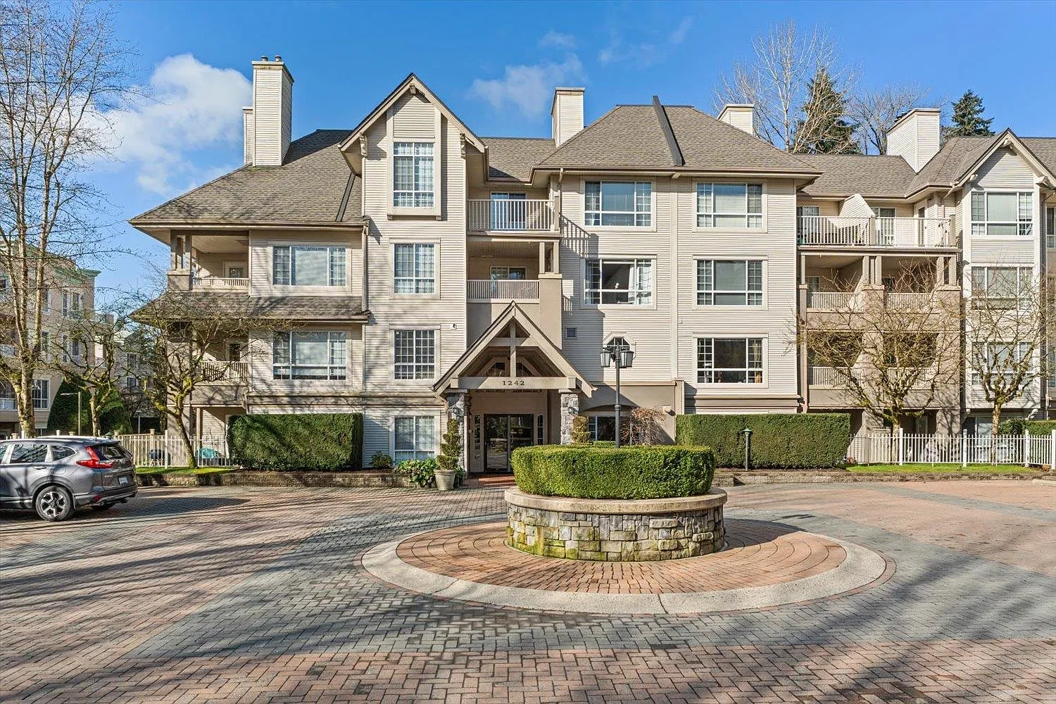 1242 Town Centre Blvd #418 photo 1