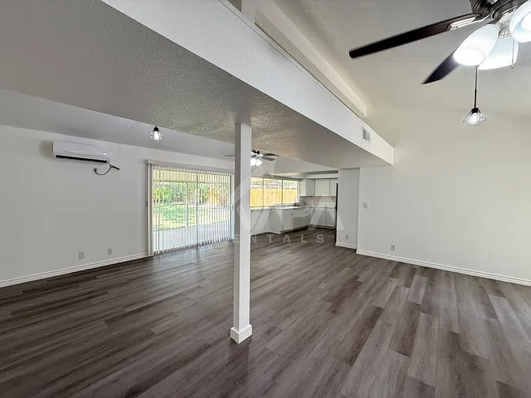 8007 Lake Frst — Photo 17
