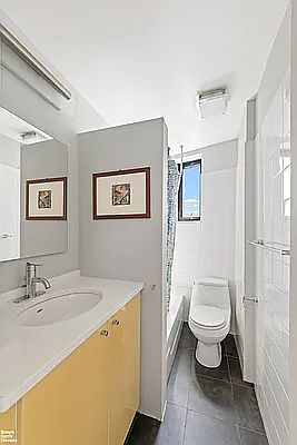 5th image of 210 6th Ave APT 6E