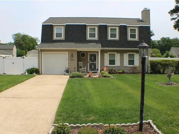 122 Lambert Dr, Newport News, VA 23602