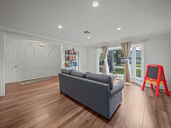 5th image of 9606 Lark Meadow Drive