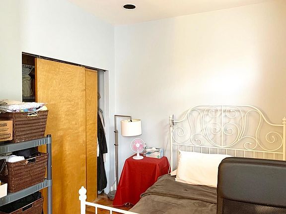 4th image of 225 Prospect Park W APT 1B