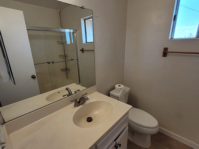 1254 Elm Ave #B — Photo 7