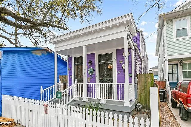 2404 Bienville St — Photo 2