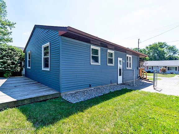 2nd image of 2212 Meadowlawn Dr