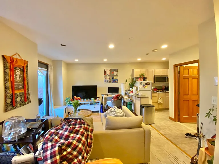 57 Clarendon St #6 — Photo 10