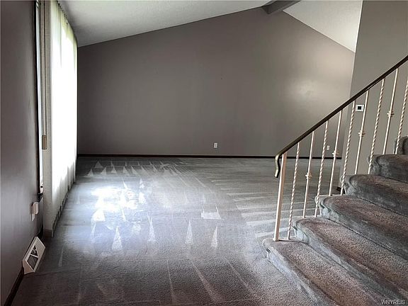 2nd image of 234 Sprucewood Ter