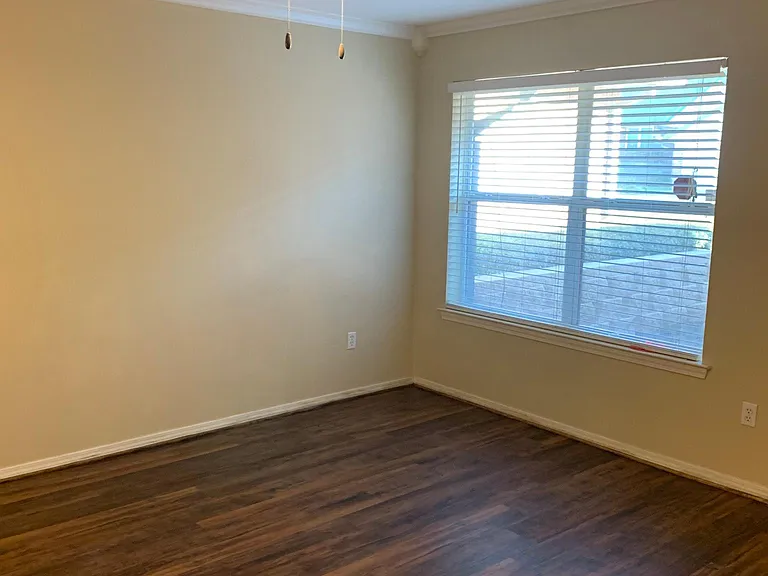 1817 Paverstone Ln — Photo 6