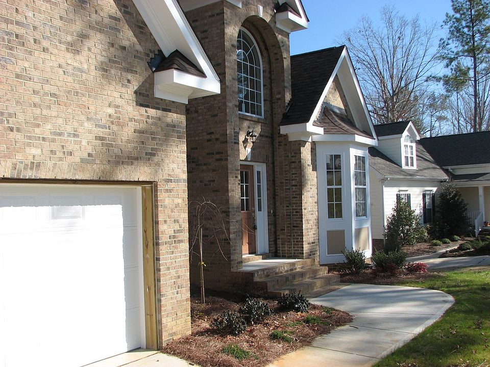 2nd image of 2816 Lautenberg Ln