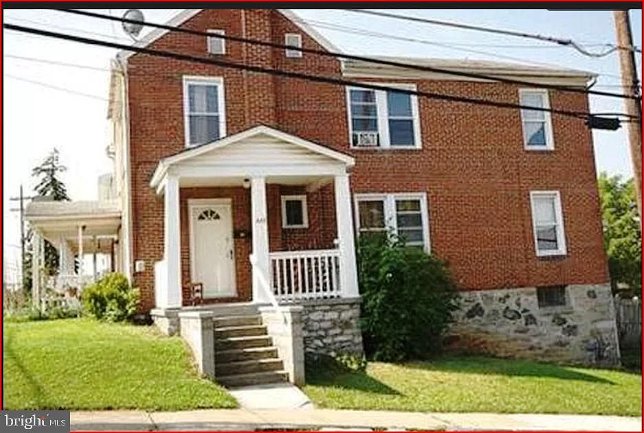 1st image of 445 E Franklin St