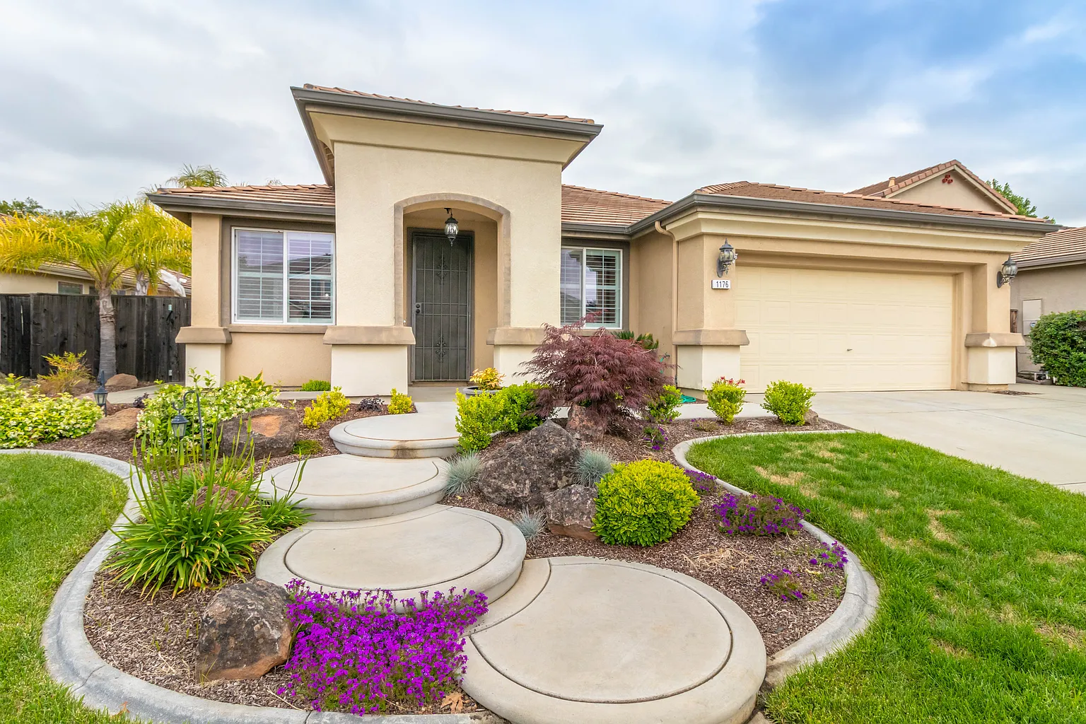 1176 Kensington Ln photo 1