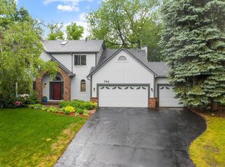 746 Saddle Wood Dr, Eagan, MN 55123
