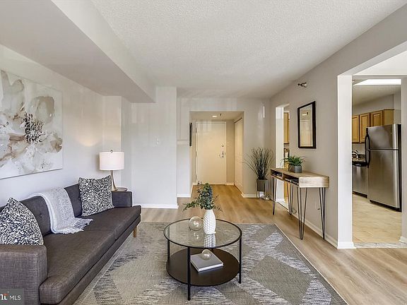 5th image of 7401 Westlake Ter APT 207