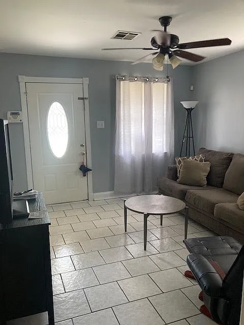 2 bed, 680 sqft, $1,400 — Photo 4