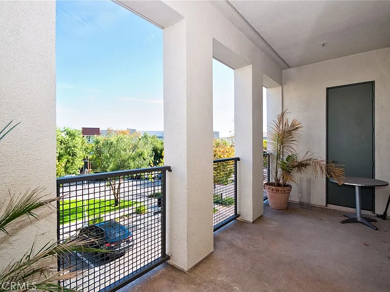 15 Vantis Dr — Photo 21