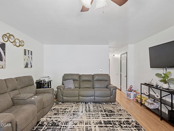 5th image of 602 Elliff St