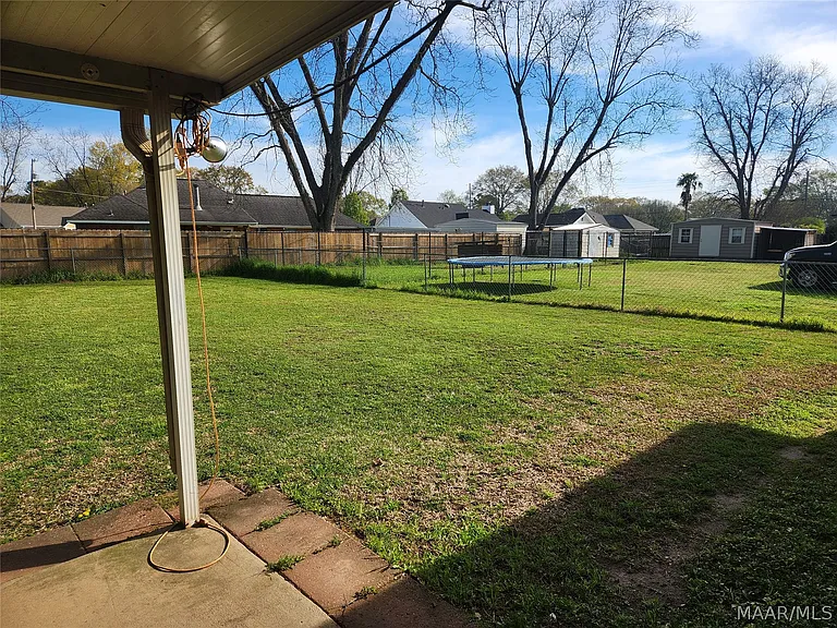 345 Spring Hollow Dr — Photo 32