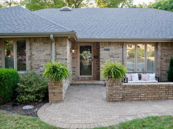5115 S Castlewood Drive, Springfield, MO 65804
