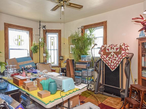 5th image of 64 Fuller St
