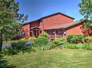 1105 Barnwood Ln, Camillus, NY 13031