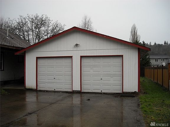 2nd image of 345 6th Ave N