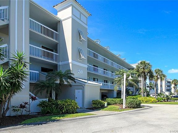 2nd image of 20 NE Plantation Rd APT 205