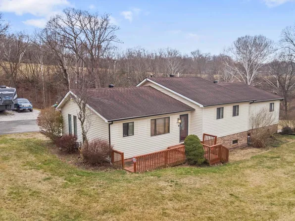 7841 Rosewood Dr, Ashland, KY 41102