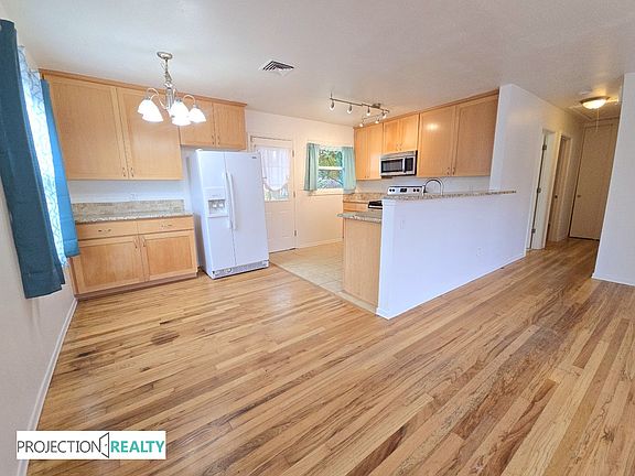 4th image of 9144 N Pier Park Pl