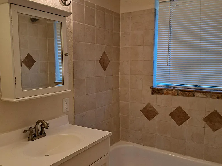287 S Lafayette St — Photo 12
