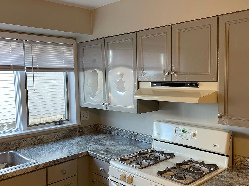 Full kitchen with brand new cabinets