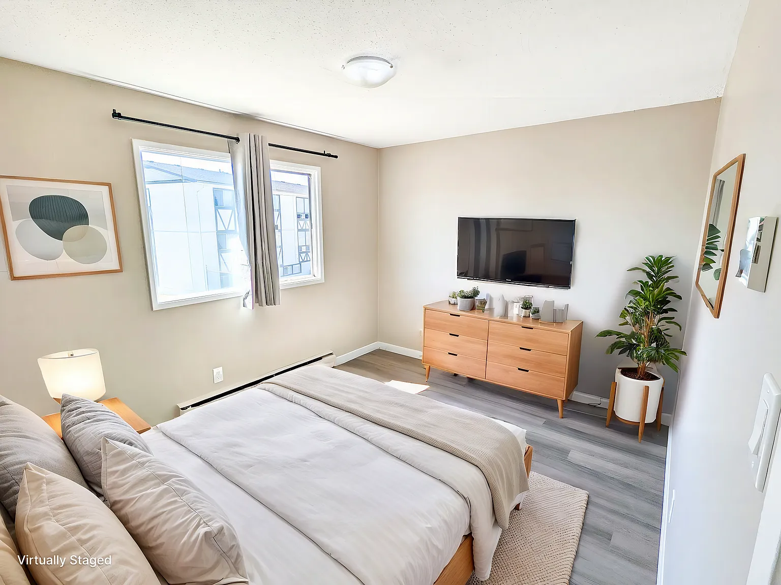 Uptown Apartments — Photo 1