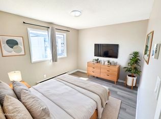 1205 4th Ave, New Westminster, BC V3M 1T8
