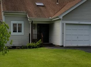 125 Duck Hollow Cir, Stroudsburg, PA 18360